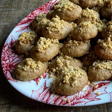 melomakarona greek honey walnut cookies